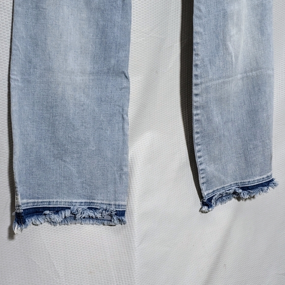 Twelve by Twelve Distressed La Hoya Light Wash Flare Jeans - 28 - Picture 8 of 10